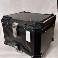 Top case 55 LT in alluminio nero con schienale