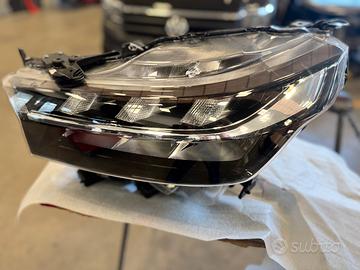 Faro anteriore sinistro LED Suzuki s-cross