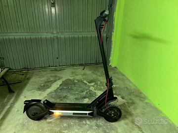 MONOPATTINO ELETTRICO NAVEE