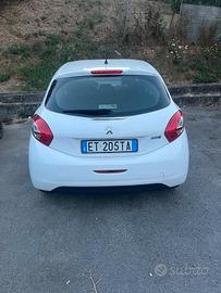 Peugeot 208 anno 2014