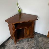 Mobile antico ad angolo