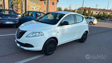 LANCIA YPSILON BENZINA/METANO 2015