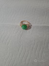 anello con pietra verde