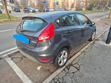ford fiesta 89000km benzina GPL perfetta