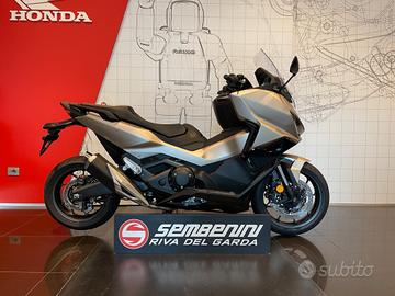 Honda Forza 750 Matte Warm Ash