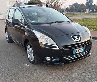Peugeot 5008 1.6 HDi 112CV Féline