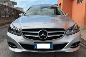 Carro funebre Mercedes Metis W212