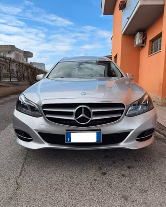 Carro funebre Mercedes Metis W212