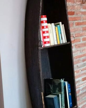 Antica barca vietnamita per libreria