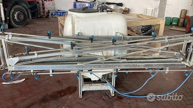 Botte usata con barre per diserbo