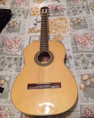 Chitarra classica nuova.