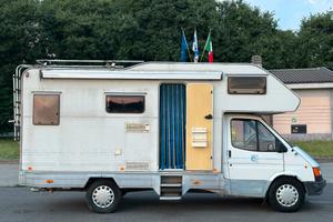 Ford Transit 2.4 diesel 6 posti tutto nuovo