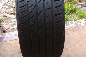 Gomme 235/35 R19