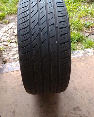 Gomme 235/35 R19