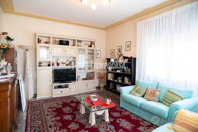 Casa indipendente con ampio giardino di proprietà
