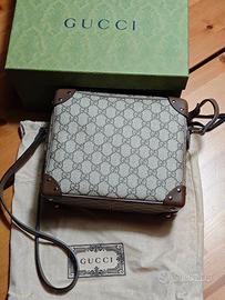 Tracolla Gucci Square Medium GG Supreme