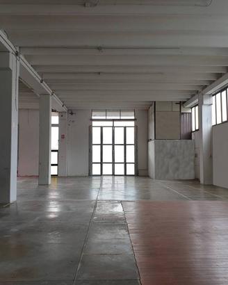 Immobile di 900 m² con 2 locali a Sesto Fiorentino