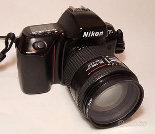 Nikon F70 analogica con zoom 28-105-D Macro