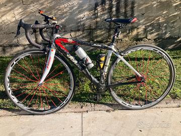 Bici da corsa in carbonio