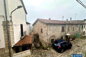 Casa cielo terra con box auto - Vinchiaturo