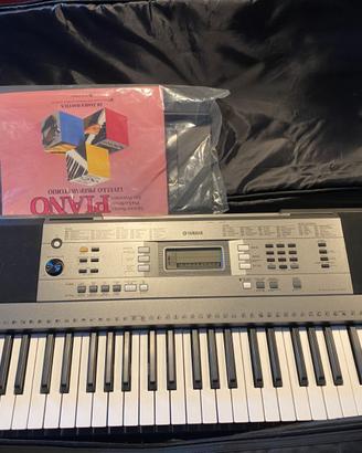 Piano Yamaha PSR E353 MAI USATO