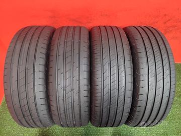 215 60 17 Gomme GoodYear 80-95% 2022 Est 215 60R17
