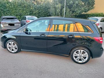 Mercedes Benz  B180D