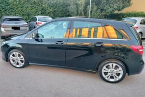 Mercedes Benz  B180D