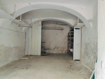 Garage lato Gesso