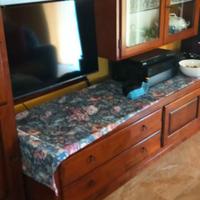 Mobile soggiorno con credenza con antine di vetro,
