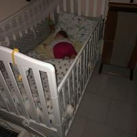 Letto con sponde mobili e cassetto