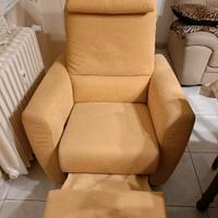 poltrona reclinabile ocra poggiapiedi estraibile 