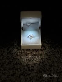 💍 Anello in oro bianco 18k con diamanti naturali