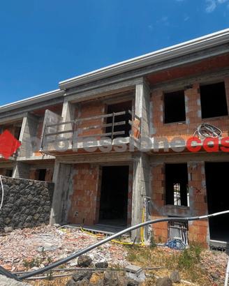 Aci Sant'Antonio-Villa Accorpata Nuova Costruzione