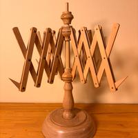 Guindolo in legno per dipanare matasse filato