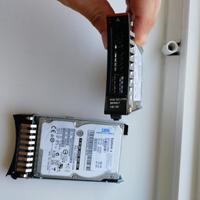 HDD SAS 300Gb 10K con slitta Lenovo/IBM