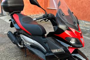 Aprilia sr max 300