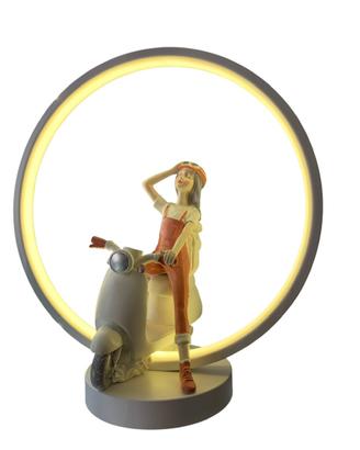 Lampada led Yvonne Gontier Donna su vespa