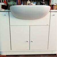 Mobile bagno con lavandino