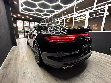 Panamera 4.0 d 4S 422 cv nera