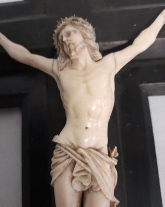 CRISTO IN AVORIO SU CROCE LIGNEA EBANIZZATA