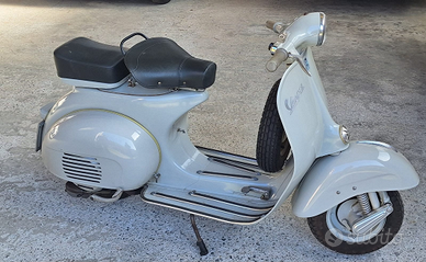 Vespa d'epoca modello VNA1T