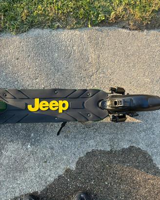monopattino elettrico jeep