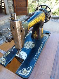Macchina Singer a scomparsa con mobiletto