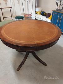 tavolo tondo allungabile in legno e cuoio