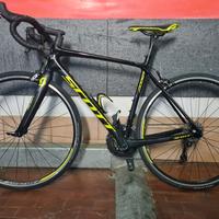 Bici da corsa Scott in carbonio 