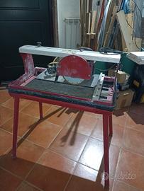 Tagliapiastrelle elettrico