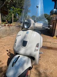 Vespa Gts 300
