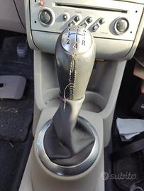 Leva cambio RENAULT MODUS 1461cc diesel del 2005