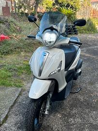 Piaggio Beverly 350 Sport
